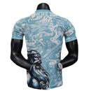 Camiseta hombre Real Madrid edición limitada Vikings temporada 2025 2026 blanca y azul versión jugador auténtica calidad 1.1 oficial, Real Madrid 2025, Camiseta Madrid Vikings, Real Madrid edición especial 25/26, Camiseta blanca azul Madrid, Camiseta barata Real Madrid, Calidad 1.1 Madrid, La Liga 2026, Tienda Hincha Futbolero, Hala Madrid, Bloke Core Vikings.