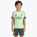 Real Madrid 2026 entrenamiento, Conjunto niño Real Madrid, Camiseta verde Real Madrid niño, Pantalón gris Real Madrid infantil, Ropa oficial Real Madrid kids, Kit entrenamiento fútbol niño, Regalo fútbol infantil Real Madrid, Equipación Valdebebas niño, Comprar conjunto barato, Tienda Hincha Futbolero.