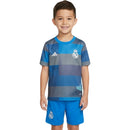Conjunto de entrenamiento infantil Real Madrid camiseta azul y gris con pantalón azul temporada 2025 2026 calidad 1.1 oficial, Real Madrid entrenamiento infantil, Conjunto niño Madrid azul gris, Ropa entrenamiento Real Madrid niños, Equipación práctica Madrid junior 25/26, Calidad 1.1 infantil, Tienda Hincha Futbolero, Regalo niño Madrid fútbol, Camiseta entrenamiento azul niño, Madrid Kids Training Kit.