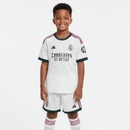 Conjunto infantil Real Madrid primera equipación 2026 2027 niños kit completo camiseta blanca y pantalón corto oficial fútbol niños merengues 26/27.