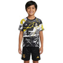 Real Madrid Marvel, Conjunto Madrid niños, Kit Real Madrid 2026 Marvel, Ropa Madrid infantil especial, Camiseta fútbol superhéroes, Calidad 1.1 kids, Nueva colección 2026, Regalo fútbol niños, Tienda Hincha Futbolero, Hala Madrid Marvel.