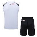 Conjunto hombre entrenamiento Real Madrid x Marvel temporada 2025 2026 camiseta sin mangas blanca pantalón negro técnica transpirable edición especial limitada.