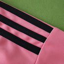 Camiseta de portero del Real Madrid 2025 2026 rosa para hombre jersey oficial de guardameta merengue de colección premium Tienda Hincha Futbolero, Camiseta Real Madrid portero 2025, Jersey Real Madrid guardameta rosa, Camiseta de portero del Real Madrid 2026, Camiseta del Real Madrid original hombre, Comprar equipación de portero Real Madrid, Calidad premium Real Madrid rosa, Camiseta fútbol guardameta, Ropa urbana blockecore, Jersey de colección madridista.