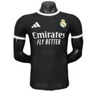 Real Madrid 2026, Camiseta portero Real Madrid, Versión jugador Real Madrid, Camiseta negra portero, Ropa oficial Real Madrid, Jersey portero 25/26, Real Madrid authentic, Regalo fútbol hombre Madrid, Portero Madrid Heat.RDY, Comprar camiseta barata, Tienda Hincha Futbolero.