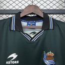 Camiseta hombre Real Sociedad temporada 2000 2002 segunda equipación retro calidad 1.1 premium Tienda Hincha Futbolero. Real Sociedad 2000, Real Sociedad 2002, Camiseta Real Sociedad retro, Ropa Real Sociedad clásica, Camiseta Real Sociedad visitante, Calidad 1.1 Real Sociedad, Anoeta Retro, Tienda Hincha Futbolero, Real Sociedad Retro Jersey 00/02.