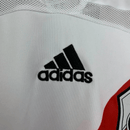 Camiseta hombre retro River Plate primera equipación blanca con banda roja temporada 2006 2007 calidad 1.1 oficial, River Plate retro 2006, Camiseta River 2007, Camiseta antigua River Plate, Jersey River vintage 06/07, Calidad 1.1 River, Tienda Hincha Futbolero, Fútbol Argentino clásico, Bloke Core River, Regalo fútbol hombre River, Camiseta River banda roja retro.