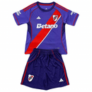 River Plate niño 2026, Conjunto infantil River Plate, Camiseta River violeta niño, Equipación River niño barata, Calidad 1.1 Millonaria, Tienda Hincha Futbolero, Regalo fútbol niño River, Kit fútbol infantil River 26/27, El Monumental niños, Ropa deportiva niño River Plate.