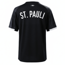 Camiseta hombre FC St. Pauli temporada 2025 2026 tercera equipación oficial negra fútbol técnica transpirable pirata Millerntor Hamburgo.