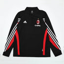 Sudadera hombre AC Milan temporada 2003 2004 entrenamiento negra detalles rojos retro calidad 1.1 premium rossonero época de Kaká y Maldini. AC Milan 2003, Sudadera AC Milan negra, Ropa AC Milan retro, Entrenamiento Milan 03/04, Calidad 1.1 AC Milan, Rossonero Vintage Gear, Tienda Hincha Futbolero, AC Milan Black Retro Sweatshirt.