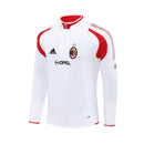 Sudadera hombre AC Milan temporada 2004 2005 entrenamiento blanca detalles rojos y negros retro calidad 1.1 premium rossonero estilo Kaká Shevchenko. AC Milan 2004, Sudadera AC Milan blanca, Ropa AC Milan retro, Entrenamiento Milan 04/05, Calidad 1.1 AC Milan, Rossonero Vintage Gear, Tienda Hincha Futbolero, AC Milan White Retro Sweatshirt.