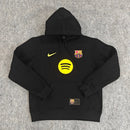 Sudadera hombre FC Barcelona temporada 2025 2026 oficial negra Nike escudo Barça técnica urbana lifestyle negro premium.