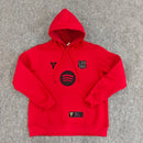 ¡Leyendas Eternas! Sudadera Barça x Kobe Bryant 25/26 oficial roja. Diseño exclusivo Mamba Mentality. ¡Unidades limitadas! Compra la tuya ya. 🔵🔴🐍🏀