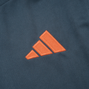 Bayern Munich 2025, Sudadera Bayern 25/26, Entrenamiento Bayern, Ropa Bayern gris y naranja, Jersey entrenamiento Alemania, Sudadera fútbol barata, Calidad 1.1 Bayern, Nueva colección Bundesliga, Regalo fútbol hombre, Tienda Hincha Futbolero.