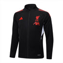 Sudadera hombre Liverpool FC temporada 2025 2026 oficial negra detalles rojos fútbol técnica térmica transpirable Reds entrenamiento Anfield.