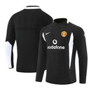Sudadera hombre Manchester United temporada 2002 2003 entrenamiento negra retro calidad 1.1 premium Red Devils estilo David Beckham.Manchester United 2002, Sudadera Manchester United negra, Ropa Manchester United retro, Entrenamiento United 02/03, Calidad 1.1 Man Utd, Red Devils Vintage Gear, Tienda Hincha Futbolero, Man Utd Black Retro Sweatshirt.
