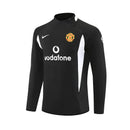 Sudadera hombre Manchester United temporada 2002 2003 entrenamiento negra retro calidad 1.1 premium Red Devils estilo David Beckham.Manchester United 2002, Sudadera Manchester United negra, Ropa Manchester United retro, Entrenamiento United 02/03, Calidad 1.1 Man Utd, Red Devils Vintage Gear, Tienda Hincha Futbolero, Man Utd Black Retro Sweatshirt.