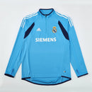 Sudadera hombre Real Madrid retro temporada 2005 2006 azul entrenamiento época Galácticos calidad 1.1 premium Tienda Hincha Futbolero. Real Madrid Retro, Sudadera Real Madrid 2005, Chaqueta Madrid 2006, Ropa Real Madrid Vintage, Real Madrid azul, Calidad 1.1 Madrid, Bloke Core Madrid, Tienda Hincha Futbolero, Real Madrid 05/06 Blue Sweatshirt.
