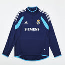 Sudadera hombre Real Madrid retro temporada 2005 2006 azul marino entrenamiento Galácticos calidad 1.1 premium Tienda Hincha Futbolero. Real Madrid Retro, Sudadera Real Madrid 2005, Chaqueta Madrid 2006, Ropa Real Madrid Vintage, Real Madrid azul marino, Calidad 1.1 Madrid, Bloke Core Madrid, Tienda Hincha Futbolero, Real Madrid 05/06 Sweatshirt.