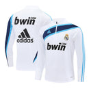 Sudadera hombre Real Madrid temporada 2009 2010 entrenamiento blanca retro calidad 1.1 premium madridista galácticos Cristiano Ronaldo Kaká. Real Madrid 2009, Sudadera Real Madrid blanca, Ropa Real Madrid retro, Entrenamiento Madrid 09/10, Calidad 1.1 Real Madrid, Madridista White Gear, Tienda Hincha Futbolero, Real Madrid White Retro Sweatshirt.
