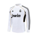 Sudadera hombre Real Madrid temporada 2011 2012 entrenamiento blanca detalles dorados retro calidad 1.1 premium la liga de los récords. Real Madrid 2011, Sudadera Real Madrid blanca, Sudadera Madrid oro, Ropa Real Madrid retro, Entrenamiento Madrid 11/12, Calidad 1.1 Real Madrid, Liga de los 100 puntos, Tienda Hincha Futbolero, Real Madrid White Gold Vintage.