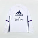 Sudadera hombre Real Madrid temporada 2016 2017 entrenamiento blanca retro calidad 1.1 premium madridista el año del doblete. Real Madrid 2016, Sudadera Real Madrid blanca, Ropa Real Madrid retro, Entrenamiento Madrid 16/17, Calidad 1.1 Real Madrid, La Duodécima Gear, Tienda Hincha Futbolero, Real Madrid White Vintage Sweatshirt.
