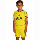 Tottenham 2026 infantil, Conjunto niño Tottenham, Camiseta Tottenham amarilla T90, Equipación Spurs infantil 25/26, Ropa oficial Tottenham kids, Kit fútbol niño Spurs, Regalo fútbol infantil, Comprar conjunto Tottenham barato, Tienda Hincha Futbolero.