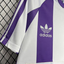 Camiseta retro hombre Real Valladolid primera equipación blanquivioleta año 1983 1984 calidad 1.1 premium estilo vintage Pucela oficial, Real Valladolid 1984, Camiseta retro Valladolid, Camiseta vintage Valladolid, Equipación Pucela barata, Calidad 1.1 Valladolid, Tienda Hincha Futbolero, Copa de la Liga 1984, Bloke Core retro, Camiseta violeta Valladolid antigua, Regalo fútbol vintage España.